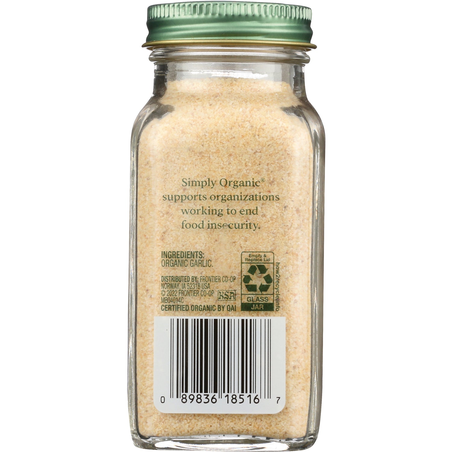 back of glass jar of organic garlic powder showing ingredients text, recycling symbol, and barcode
