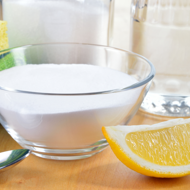 Tips for Detoxing Your Home Plus Natural  &  DIY Cleaning Products